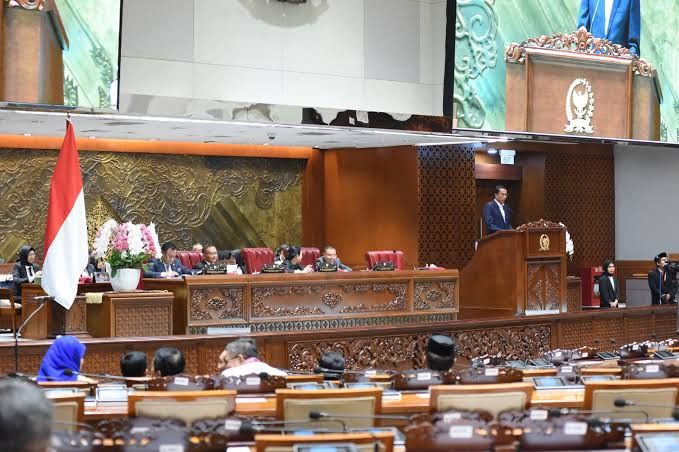 Rapat Tertutup di Hotel Mewah, DPR dan Pemerintah Diduga Kebut Pengesahan Revisi UU TNI