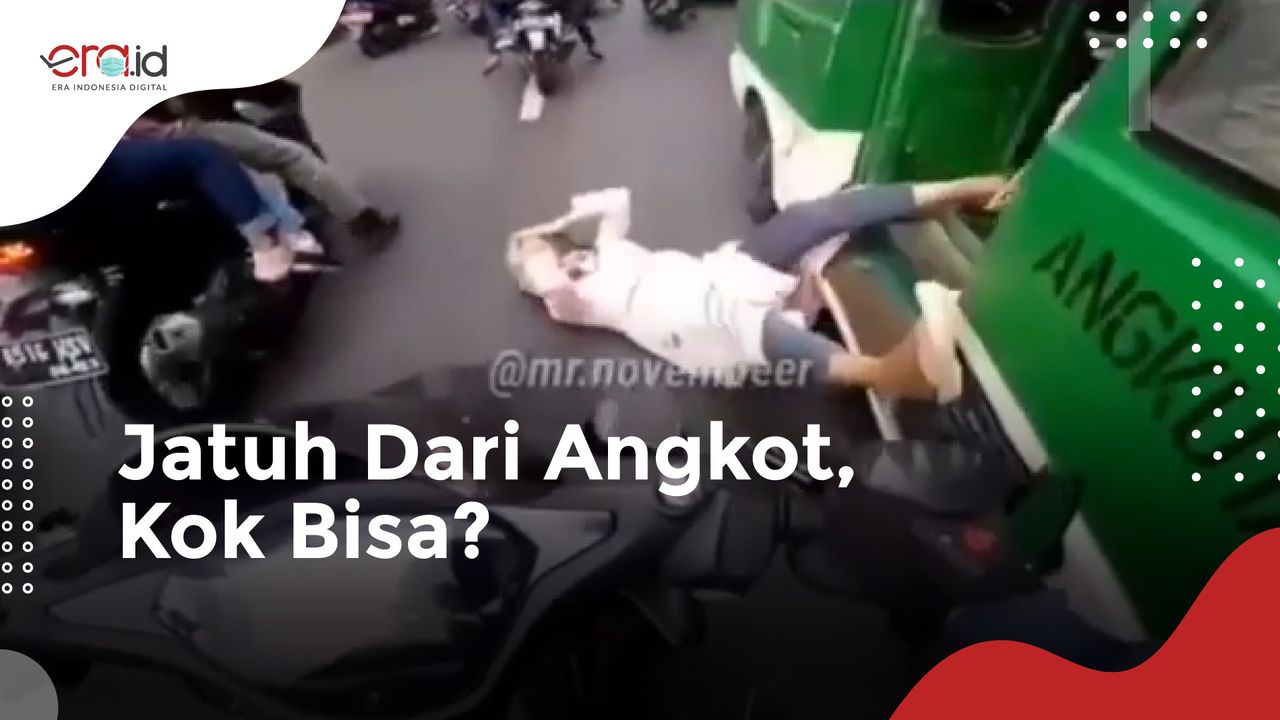 Ngeri! Ibu-Ibu Jatuh dari Angkot yang Sedang Melaju, Nyaris Terlindas