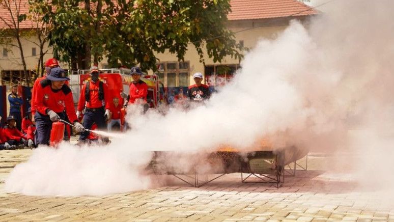 Optimalkan Penyelamatan Kebakaran, 50 Petugas Damkar Kendari Dilatih