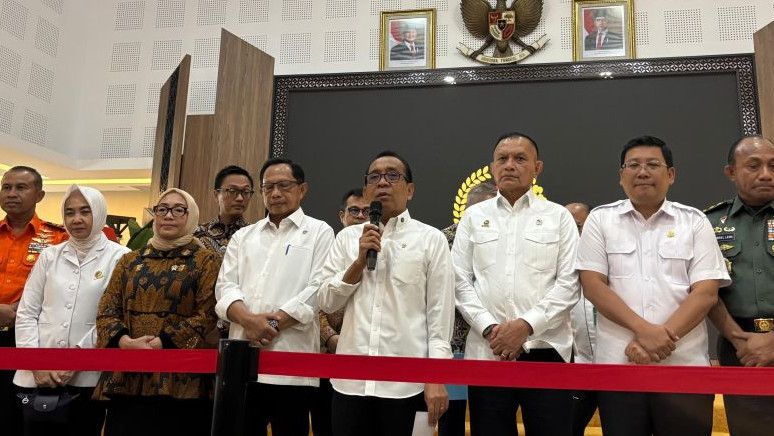 Menko PMK Minta Pemda Perbaikan Infrastruktur Jalan Jelang Idul Fitri 2025
