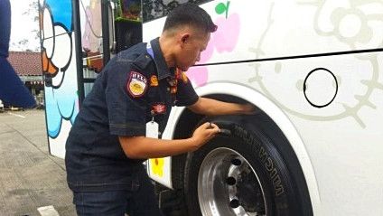 Jelang Mudik Lebaran, Dishub Kota Tangerang Lakukan Uji Kelayakan Ratusan Bus di Terminal Poris