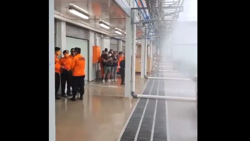 Sirkuit Mandalika Diguyur Hujan Deras hingga Banjir, Netizen: Ini Sirkuit untuk Balapan Motor atau Balapan Kecebong?