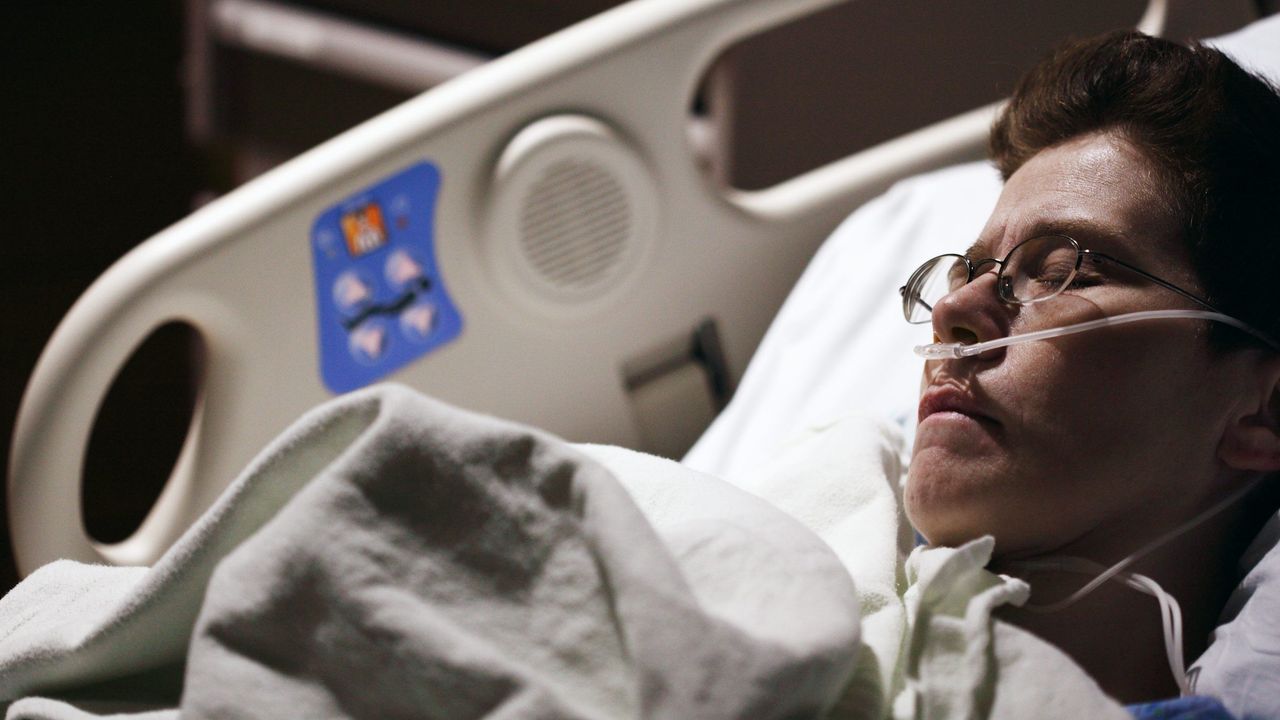 Geger Pria Jatuh dari JPO Halte Pasar Rumput Jaksel, Korban Diduga Depresi