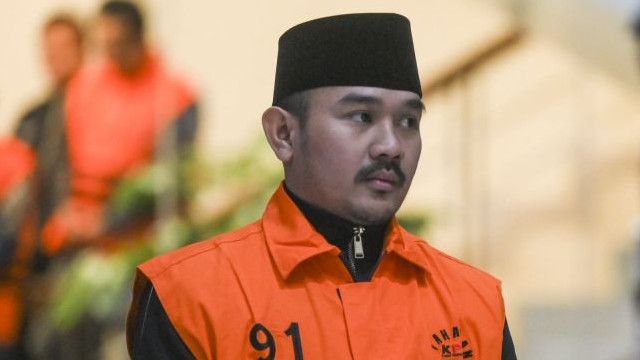 Sudah Jadi Tersangka, Bupati Bekasi Non Aktif Ade Kuswara Masih Bisa Hilangkan Jejak Komunikasi, Siapa Dalangnya?