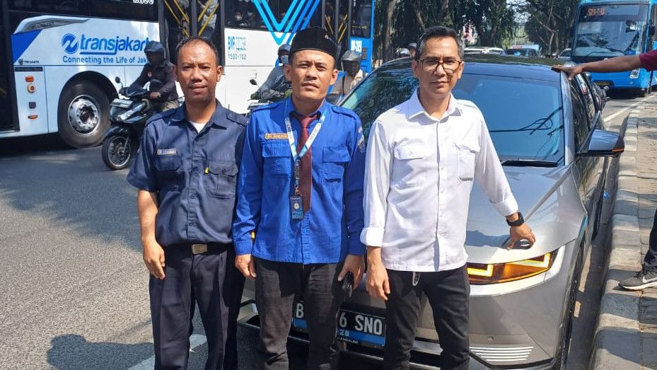 Viral Pemobil dan Sopir Bus Transjakarta Ribut di Jaksel, Polisi: Kasus Selesai Kekeluargaan