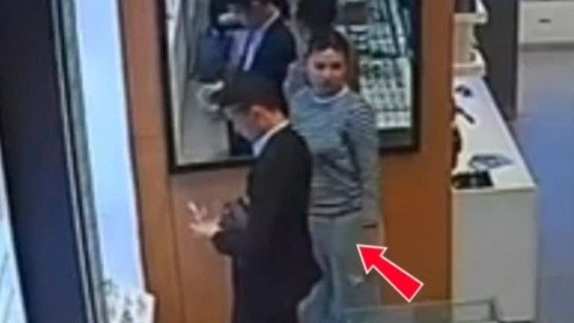 Suami Istri Bergaya Perlente Menjadi Pencuri Kaca Mata di Jaksel