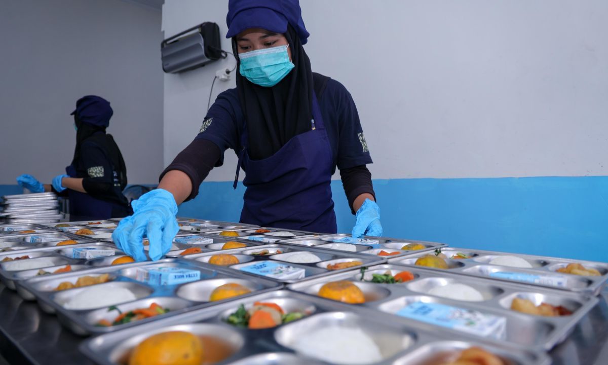 Ngerinya MBG di Cianjur, Ratusan Siswa Dibuat Keracunan termasuk Pengelola SPPG