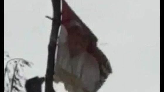 Bendera Bergambar Rizieq Shihab Berkibar di Semeru, Denny Siregar Geram: Sempat-sempatnya Promo di Atas Penderitaan Orang