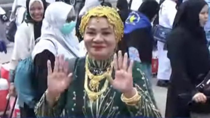 Terungkap! Jemaah Haji Asal Makassar yang Pamer Emas dari Tanah Suci Ternyata Imitasi