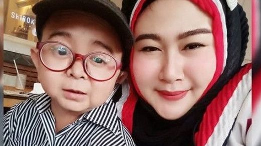 Daus Mini Dihina Arogan Gegara Mobilnya Pakai Rotator dan Pelat Bodong, Istrinya: Allah Mengangkat Derajat Suami Saya