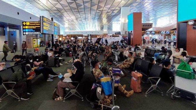 Ratusan Ribu Pemudik Mulai Padati Bandara Soekarno-Hatta H-7 Jelang Lebaran