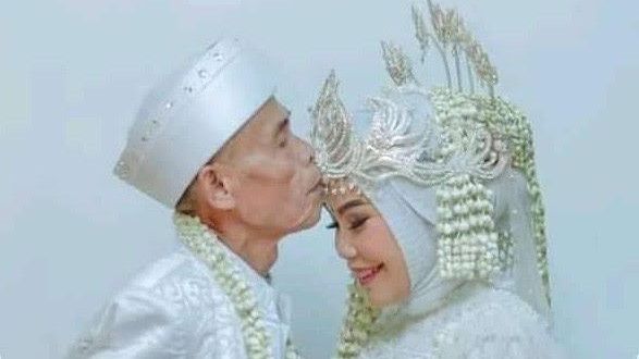 Bermula dari Bensin Eceran, Kisah Pernikahan Kakek 71 Tahun Nikahi Gadis Cantik 17 Tahun