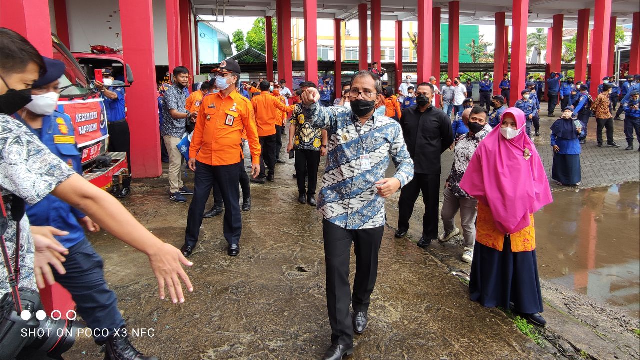 Demi Kesehatan, Danny Inisiasi Penyemprotan Disinfeksi di Seluruh Masjid Makassar