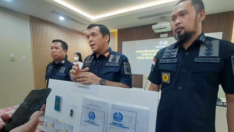 Kasus Penyelundupan Manusia, Pelaku Pemalsuan Cap Keimigrasian Indonesia Berhasil Ditangkap