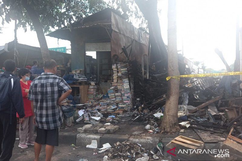 Kebakaran Tujuh Kios di Terminal Senen, Kerugian Mencapai Rp70 juta