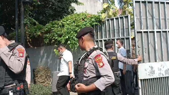 Polisi Bawa Koper hingga Printer dari Rumah Ketua KPK Firli Bahuri