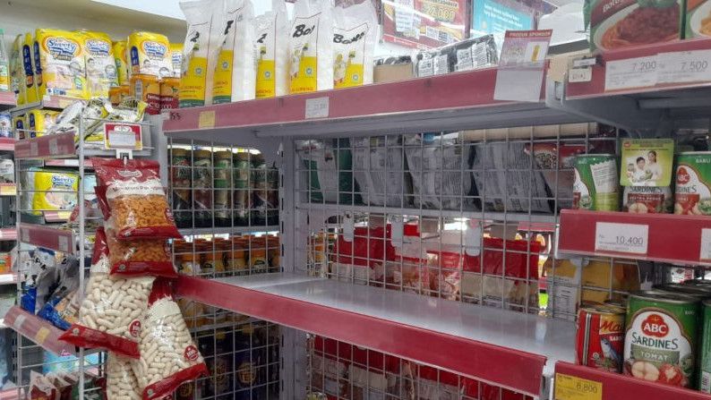 Harga Minyak Goreng Terbaru: 2 Liter Tembus Hampir Rp50 Ribu, Warga Masih Susah Mendapatkannya