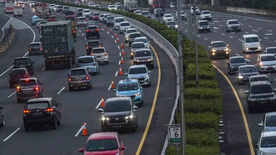 Jasa Marga Ungkap 2 Titik Penyebab Kemacetan Tol Jakarta-Cikampek Minggu Malam