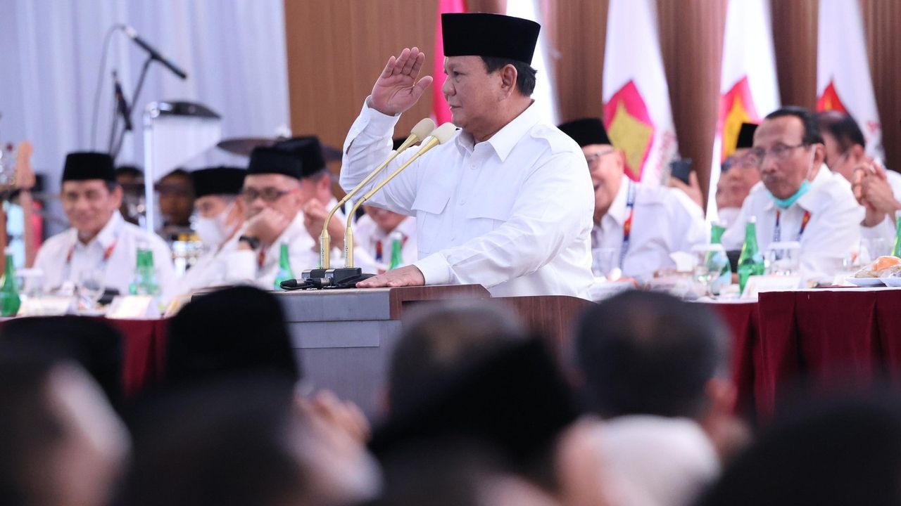 Bahas Orang Keracunan Usai Cicip MBG, Prabowo Singgung Budaya Makan Pakai Tangan