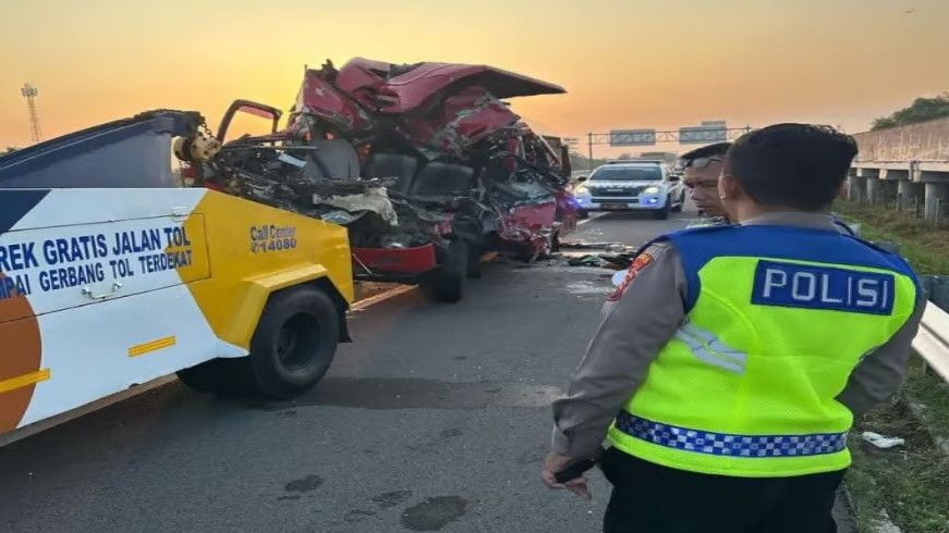 Dispendik Surabaya Pastikan Tak Ada Siswa di Kecelakaan Rombongan Guru SD Darul Falah di Tol Solo-Semarang