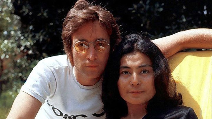 Rekaman Lagu John Lennon dan Yoko Ono yang Belum Dirilis Dilelang Hingga Rp800 Juta