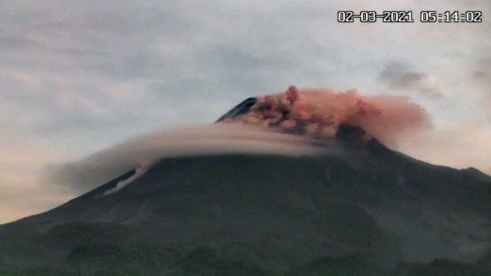 Detik-Detik Gunung Merapi Luncurkan Awan Panas Sejauh 1.900 Meter