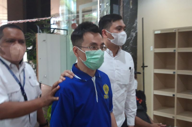 Demi Kelabui Imigrasi, WNA dari China Bakar Paspor Palsunya