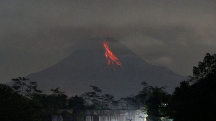 Kabar Terkini Gunung Merapi: Keluarkan Lava Pijar 6 Kali Sehari