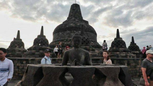 Tanggapi Meme Stupa Berwajah Jokowi, Wakil Menag: Usut Semua Pihak yang Terlibat!