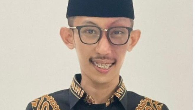Syahri Perokok Ternyata Beri Makan Sapi dalam Game Saat Rapat DPRD Jember