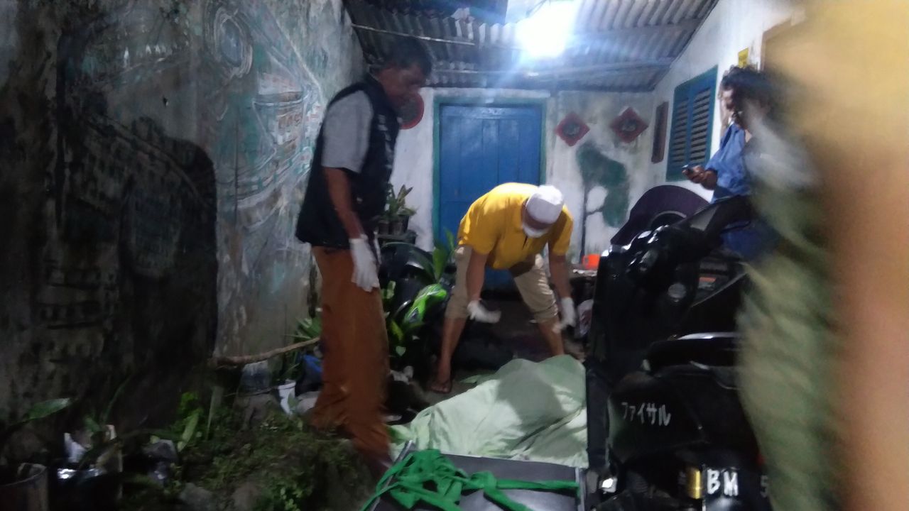 Kisah Sadis Pembunuhan Ayah dan Abang Kandung di Medan, Korban Sempat Dikasih Kopi Racun Rumput Sebelum Ditusuk