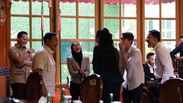 Prabowo Berjoget Dengar Lesti Nyanyi 'Andaikan Kau Datang Kembali' di Kemenhan