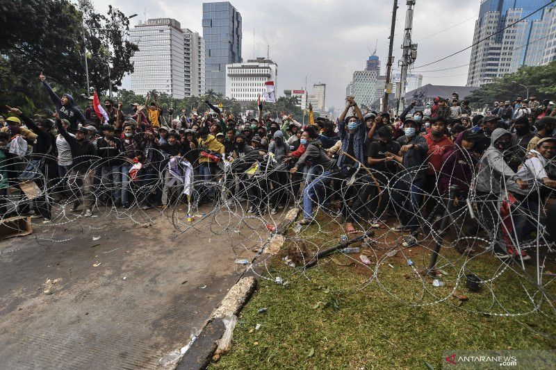 Hari Ini Ribuan Aparat Akan Jaga Demonstrasi BEM Seluruh Indonesia di Patung Kuda Jakpus