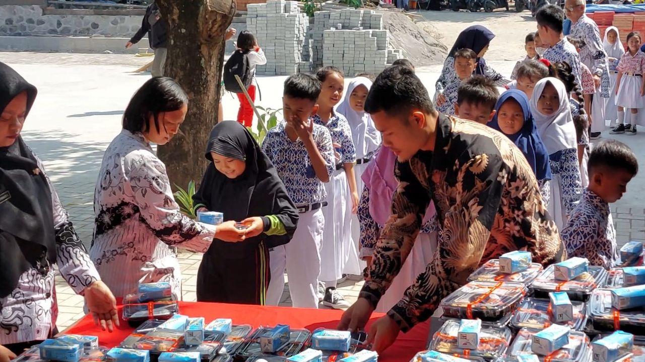 Uji Coba Makan Siang Gratis di Solo, Orang Tua dan Siswa Keluhkan Sayur Terlalu Pedas