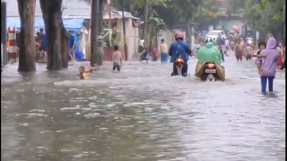 Jakarta Diguyur Hujan 2 Jam, Kawasan Jalan Bujana Tirta Pulogadung Kebanjiran