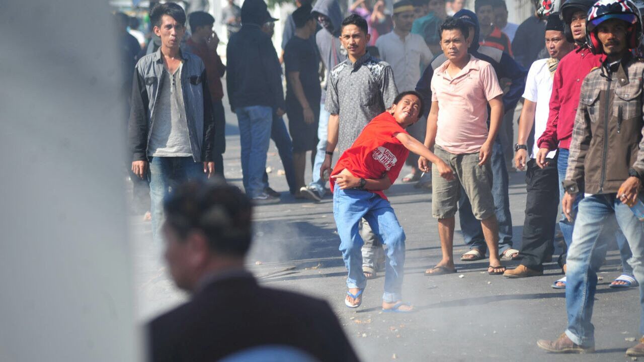 Usai Massa dari Pati Tinggalkan Senayan, Perusuh Datang dan Membakar