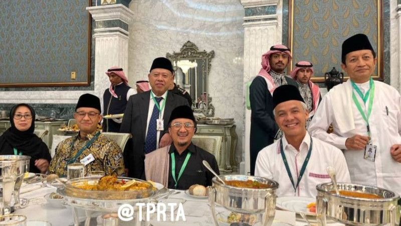 Momen Anies dan Ganjar Hadiri Undangan Makan Siang Raja Salman di Makkah