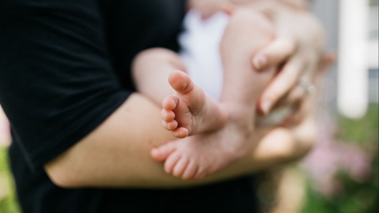 Posisi Menyusui Agar Bayi Tidak Gumoh yang Mudah Dipraktekkan Ibu