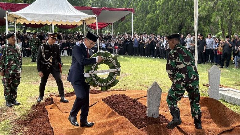 Kenang Sosok Hasjim Djalal, Menlu Sugiono: Beliau Membawa Indonesia Jadi Bangsa yang Dihormati Dunia