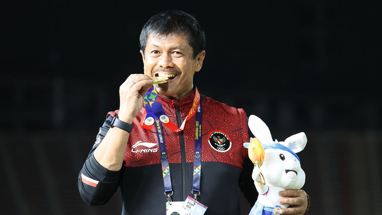 Jalan Berliku Indra Sjafri Bawa Timnas U-22 Indonesia Gigit Medali Emas di Kamboja