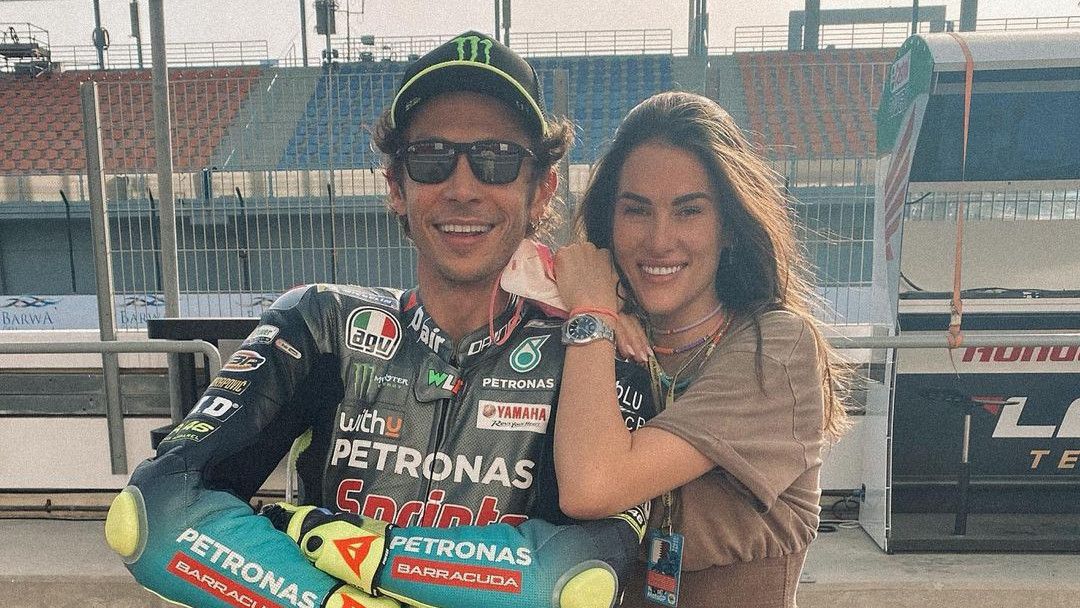 Kekasihnya Francesca Hamil, Valentino Rossi Umumkan Jenis Kelamin Bayi yang Diharapkan