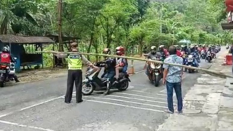 Obyek Wisata Gunung Kidul Masih Ditutup, Ribuan Wisatawan Diminta Putar Balik