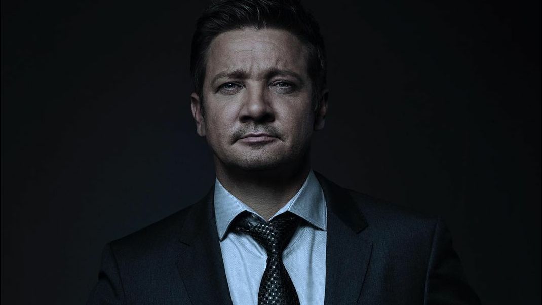 Harus Jalani Dua Operasi, Tubuh Jeremy Renner Ternyata Hancur Usai Kecelakaan Saat Bersihkan Salju