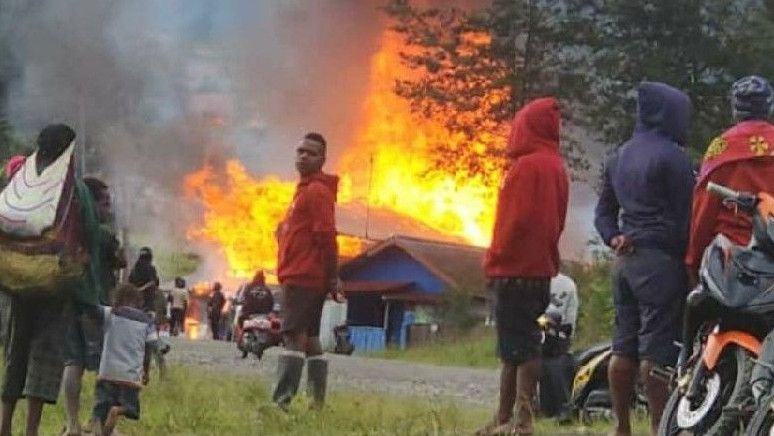 KKB Bakar 4 Rumah Warga di Puncak Papua Tengah, Kapolda Jelaskan Kronologinya