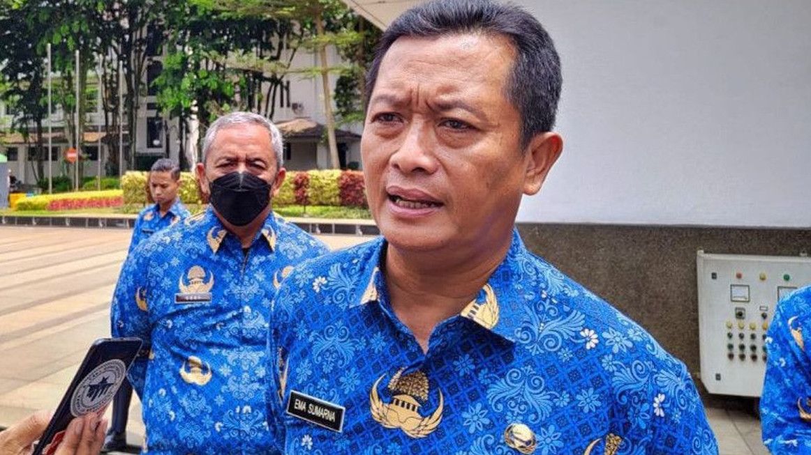 KPK Panggil Sekda Ema Sumarna Terkait Dugaan Suap di Pemkot Bandung