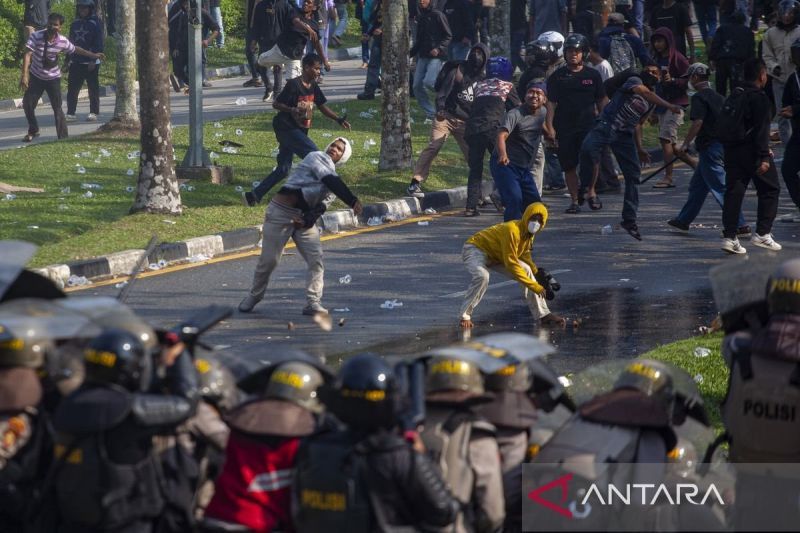 Pakar Psikologi Forensik: Apa Tujuannya Polisi Suruh Demonstran di Rempang Buka Baju?