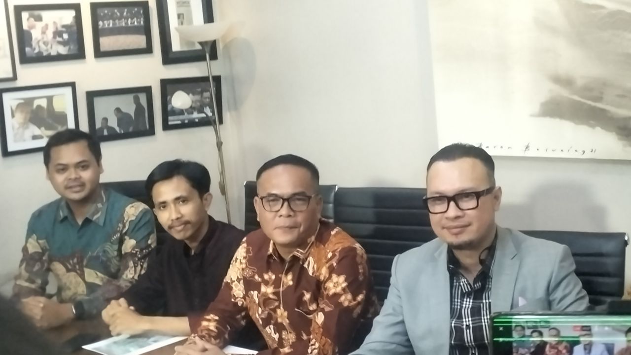 Ngaku Tidak Terganggu Ade Tya, Ari Lasso Pilih Fokus dengan Dearly Joshua