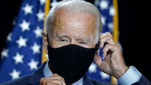 Perintah Pertama Joe Biden: Warga AS Wajib Pakai Masker 100 Hari!