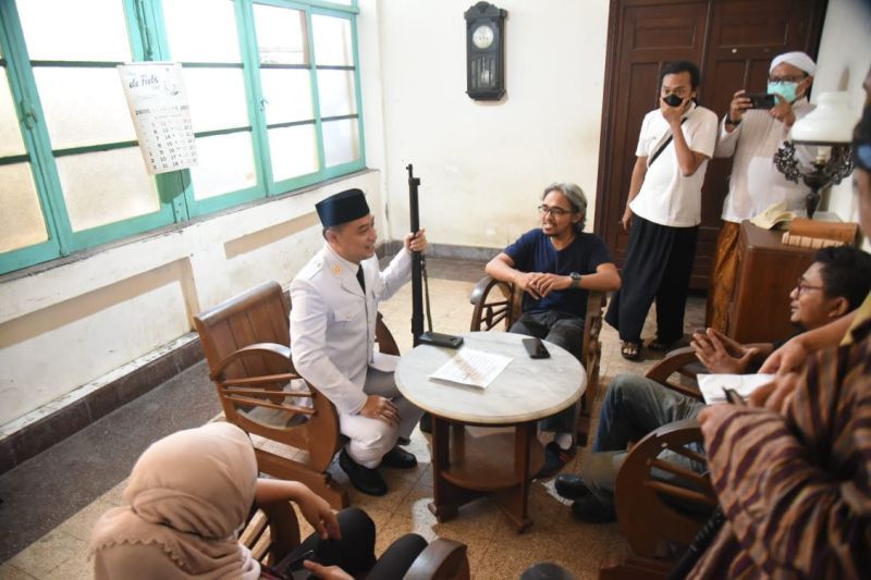 Jadi 'Soekarno' di Surabaya, Wali Kota Eri: Ndredeg, Merinding