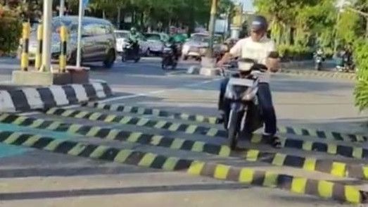 Viral Polisi Tidur 4 Baris di Depan Kantor Pemkab Klaten, Bupati: Agar Tidak Terjadi Kecelakaan